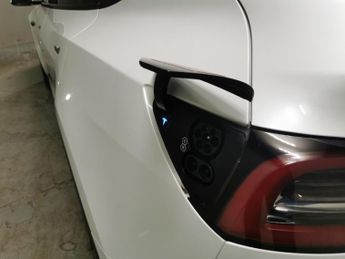 Tesla Model Y (Dual Motor) Long Range 4WDE (384 bhp) - HEATED STEERING - WIFI