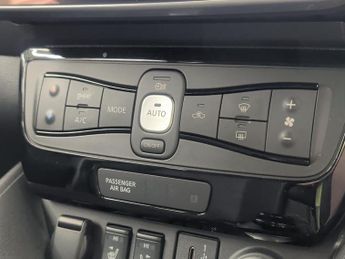 Nissan Leaf 39kWh N-Connecta (150 ps) - HEATED SEATS - NAV - LANE DEPARTURE