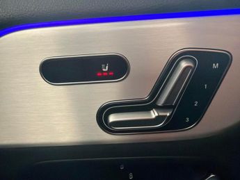 Mercedes-Benz EQA EQA 250+ 70.5kWh AMG Line (Premium) (190 ps) - LEATHER - KEYLESS