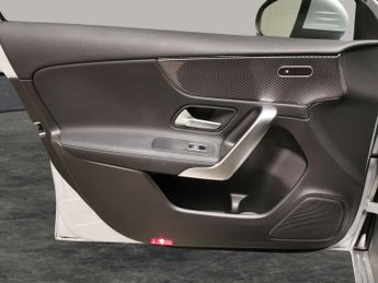 Mercedes-Benz A Class 1.3 A200 Sport (Executive) 7G-DCT (163 ps) - SELF PARK - LED - R