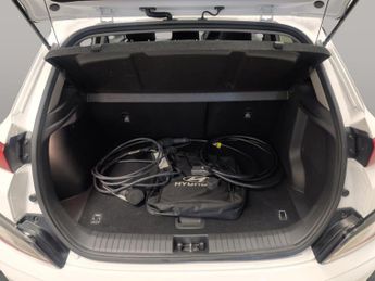 Hyundai Kona 64kWh Premium (10.5kW Charger) (204 ps) - HEATED SEATS - HEATED 
