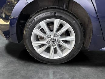 Toyota Corolla 1.8 VVT-h Icon CVT (140 ps) - HEATED SEATS - LANE DEPARTURE ALER