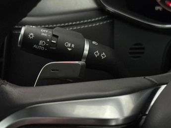 Jaguar F-PACE 2.0 D200 MHEV R-Dynamic SE Black AWD (204 ps) - CARPLAY - KEYLES