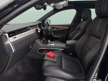 Jaguar F-PACE 2.0 D200 MHEV R-Dynamic SE Black AWD (204 ps) - CARPLAY - KEYLES