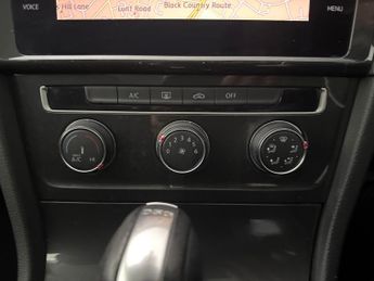 Volkswagen Golf 1.5 TSI EVO SE Nav DSG (130 ps) - AIR CON - DAB - USB AUDIO