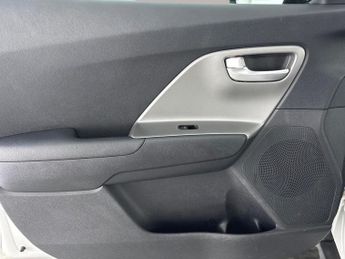 Kia Niro 64kWh 2 (201 bhp) - REVERSE CAM - BLUETOOTH - PADDLE SHIFT