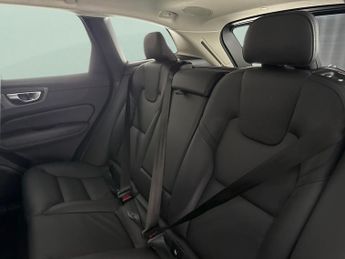 Volvo XC60 2.0 B5 MHEV Plus AWD (250 ps) - CARPLAY - HK AUDIO - KEYLESS ENT