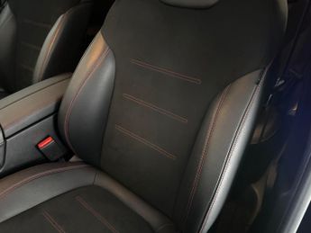 Mercedes-Benz EQA EQA 250+ 70.5kWh AMG Line (Premium) (190 ps) - LEATHER - KEYLESS