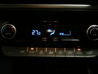 Hyundai Kona 1.6 h-GDi Premium DCT (141 ps) - HEATED SEATS - HEATED STEERING