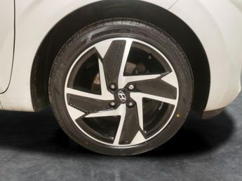 Hyundai i10 1.2 Premium (84 ps) - HEATED STEERING - LANE DEPARTURE  - BLUETO