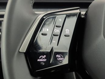 Peugeot 3008 1.2 Allure Premium e-DSC (145 ps) - HEATED STEERING - LANE DEPAR