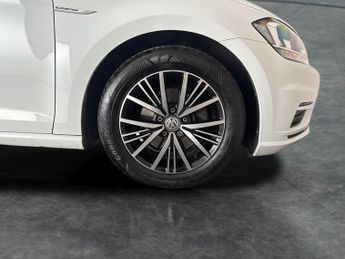 Volkswagen Golf 1.5 TSI EVO SE Nav DSG (130 ps) - AIR CON - DAB - USB AUDIO