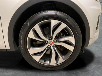 Jaguar E-pace 1.5 P300e 11.5kWh R-Dynamic HSE Plug-in AWD (309 ps) - CARPLAY