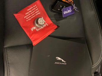 Jaguar E-pace 1.5 P300e 11.5kWh R-Dynamic HSE Plug-in AWD (309 ps) - CARPLAY