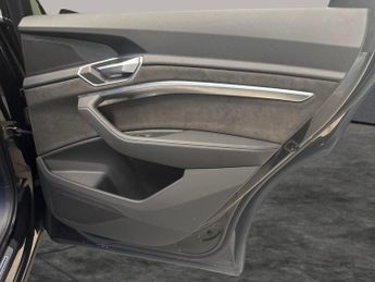 Audi e-tron 55 S line Sportback quattro 95kWh (11kW Charger) (408 ps) - ADJU