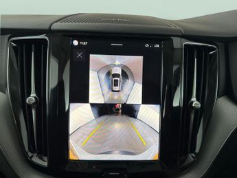 Volvo XC60 2.0 B5 MHEV Plus AWD (250 ps) - CARPLAY - HK AUDIO - KEYLESS ENT