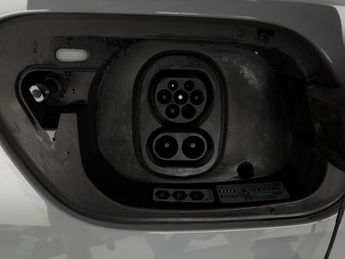 Volkswagen ID.4 Pure 52kWh Life (148 ps) ADAPTIVE CRUISE - PARK ASSIST - APPLE C