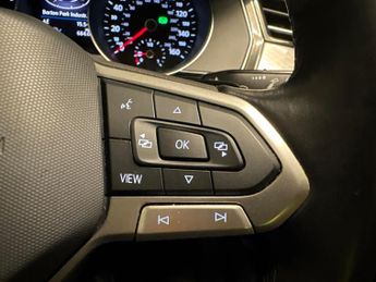 Volkswagen Passat 1.5 TSI EVO SE Nav DSG (150 ps) - BLUETOOTH - CAR-NET APP-CONNEC