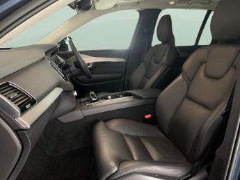 Volvo XC90 2.0h T8 Recharge 18.8kWh Plus Plug-in 4WD (455 ps) - ADAPT CRUIS