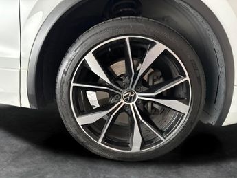 Volkswagen Tiguan 1.4 TSI 13kWh R-Line Plug-in DSG (245 ps) - BLUETOOTH - CLIMATE 