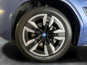 BMW iX3 80kWh M Sport (286 ps) - ADAPT CRUISE - BLACK ROOF RAILS - CARPL