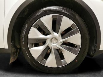 Tesla Model Y SUV RWD (346 ps) - HEATED STEERING - WIFI - BLIND SPOT ASSIST