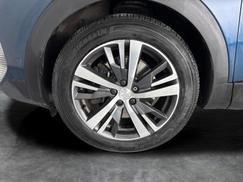 Peugeot 3008 1.6 13.2kWh Allure Premium Plug-in e-EAT (225 ps) - LANE DEPARTU
