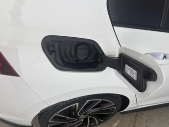Volkswagen Golf 2.0 TSI GTI DSG (245 ps) - DIGITAL DASH - PADDLE SHIFT - PARK SE