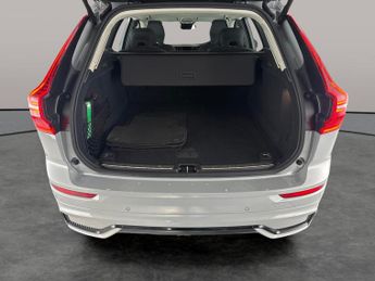 Volvo XC60 2.0 B5 MHEV Plus AWD (250 ps) - PARK ASSIST - LED - HEATED SEATS