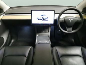 Tesla Model Y SUV RWD (346 ps) - HEATED STEERING - WIFI - BLIND SPOT ASSIST