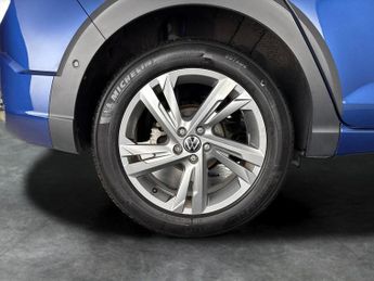 Volkswagen Taigo 1.5 TSI R-Line DSG (150 ps) - BLUETOOTH - WIRELESS CHARGER - DIG