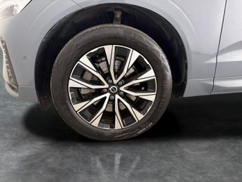 Volvo XC60 2.0 B5 MHEV Plus AWD (250 ps) - CARPLAY - HK AUDIO - KEYLESS ENT