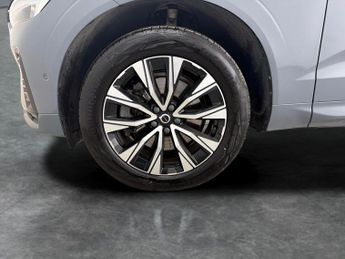Volvo XC60 2.0 B5 MHEV Plus AWD (250 ps) - CARPLAY - HK AUDIO - KEYLESS ENT