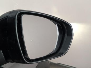 Peugeot 3008 1.6 13.2kWh GT Plug-in e-EAT (225 ps) - BLIND SPOT ASSIST - LANE