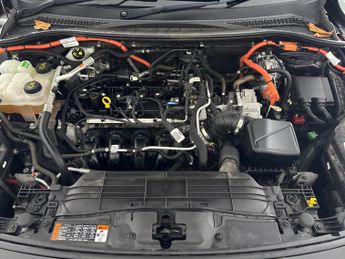 Ford Kuga 2.5 EcoBoost Duratec 14.4kWh ST-Line X Plug-in CVT (225 ps) - HE