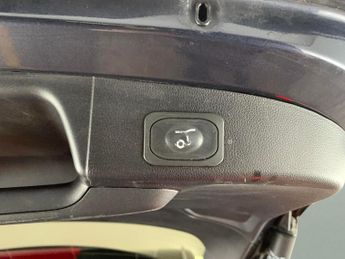 Ford Focus 1.5 EcoBlue Vignale (120 ps) - LED - REVERSE CAM - NAV