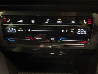 Volkswagen Tiguan 1.4 TSI 13kWh R-Line Plug-in DSG (245 ps) - PARK ASSIST - HEATED