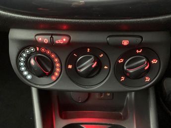Vauxhall Corsa 1.4i ecoFLEX SRi (90 ps) - CLIMATE CONTROL - DAB - PRIVACY GLASS