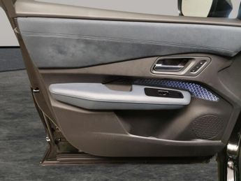 Nissan Ariya 87kWh Evolve e-4ORCE 22kW Charger (306 ps) - HEAT AND COOL SEATS