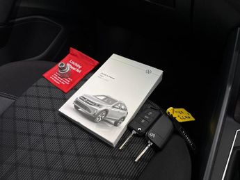 Volkswagen Taigo 1.5 TSI R-Line DSG (150 ps) - BLUETOOTH - WIRELESS CHARGER - DIG