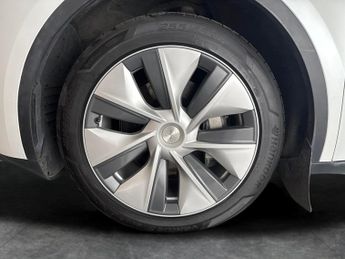 Tesla Model Y SUV RWD (346 ps) - HEATED STEERING - WIFI - BLIND SPOT ASSIST