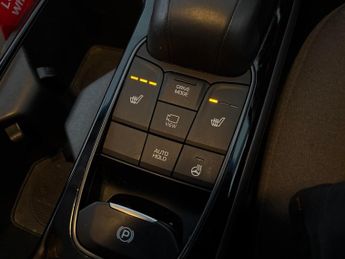 Hyundai Ioniq 38.3kWh Premium (136 ps) - LED - REVERSE CAM - NAV