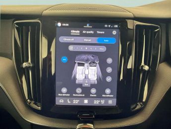 Volvo XC60 2.0 B5 MHEV Plus AWD (250 ps) - CARPLAY - HK AUDIO - KEYLESS ENT