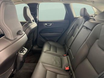 Volvo XC60 2.0 B5 MHEV Plus AWD (250 ps) - CARPLAY - HK AUDIO - KEYLESS ENT