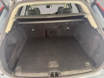 Volvo XC60 2.0 B5 MHEV Plus AWD (250 ps) - CARPLAY - HK AUDIO - KEYLESS ENT