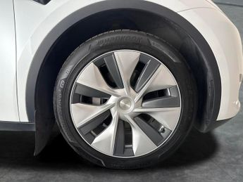 Tesla Model Y SUV RWD (346 ps) - HEATED STEERING - WIFI - BLIND SPOT ASSIST