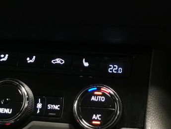 Skoda Karoq 1.5 TSI ACT SE L DSG (150 ps) - SMARTLINK - REVERSE CAM - NAV
