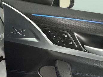BMW iX3 80kWh M Sport Pro (286 ps) - MODEL SPECIFIC DESIGN ELEMENTS - PA