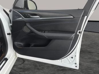 BMW iX3 80kWh M Sport Pro (286 ps) - MODEL SPECIFIC DESIGN ELEMENTS - PA