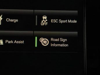 Volvo XC40 1.5h T5 Twin Engine Recharge 10.7kWh R-Design Plug-in (262 ps) -
